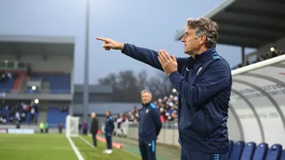 El técnico de Tigres UANL, Víctor Manuel Vucetich, habla del especial significado de dirigir al club en el clásico ante...