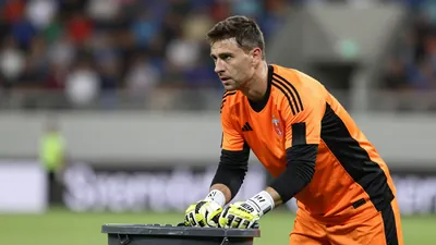 Tigres UANL perdió a Nahuel Guzmán tras una expulsión por empujar al árbitro en la Liga de Campeones de la CONCACAF...