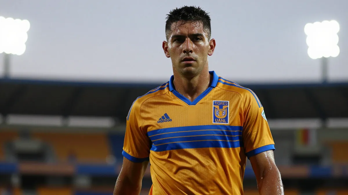 Cruz Azul is negotiating with Tigres UANL for the transfer of Argentine striker Nicolás Ibáñez, who is no longer in...