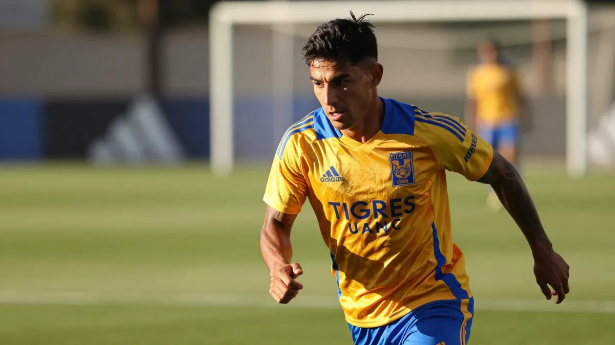 Tigres UANL negocia con Pumas por Guillermo 'Memote' Martínez y analiza al uruguayo Emiliano Gómez de Puebla para...