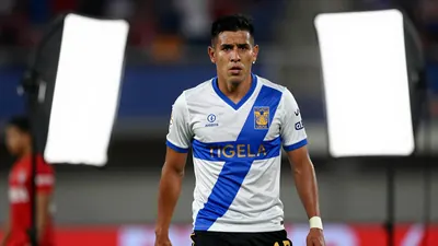 Tigres UANL informó que César Araújo y Ozziel Herrera sufrieron lesiones musculares, lo que los dejará fuera de los...