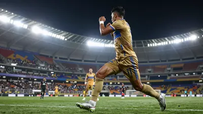 Tigres UANL sumó un punto tras un empate 0-0 ante su rival Monterrey en el Estadio Gigante de Acero, manteniéndose en el...
